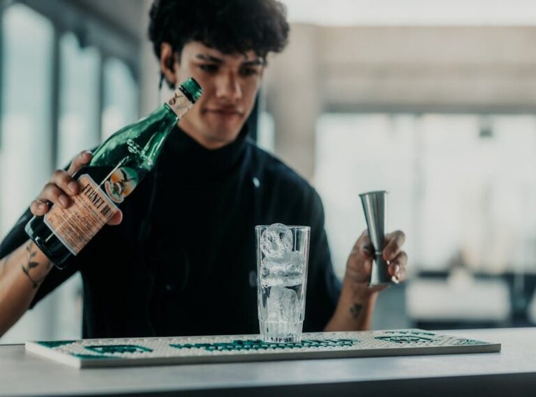 canserbero con la mandíbula abierta